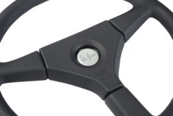 MOMO Fkyer Peter Brock VHDTBROCKBK38